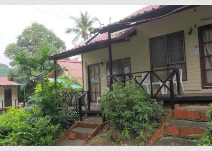 Tropical Garden Bungalow